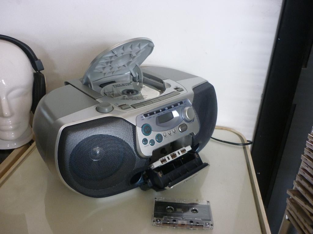 Philips AZ1220 radio FM CD Cassette speler / recorder 1998, Ophalen of Verzenden, Gebruikt, Radio, Met cd-speler