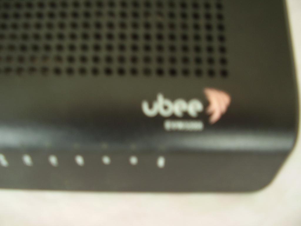 modem ziggo internet ontvangst tv kabel ubee antenne mancave, Ophalen of Verzenden, Zo goed als nieuw, Router met modem, Ubee