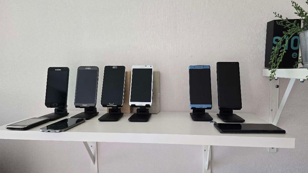 GEZOCHT: oude smartphones (Samsung / iPhone) – voor hobby, Overige modellen, Overige kleuren, Refurbished, Ophalen of Verzenden