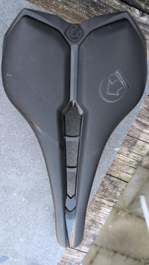 Pro Falcon Carbon 142 mm, Ophalen of Verzenden, Zo goed als nieuw, Zadel, Pro