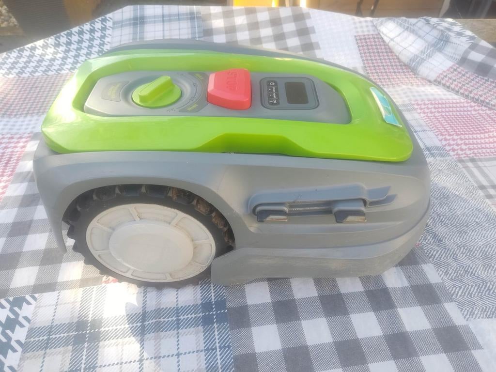 Robotmaaier inclusief basisstation., Tuin en Terras, Robotmaaiers, Ophalen, Gebruikt, Minder dan 20 cm, Central Park