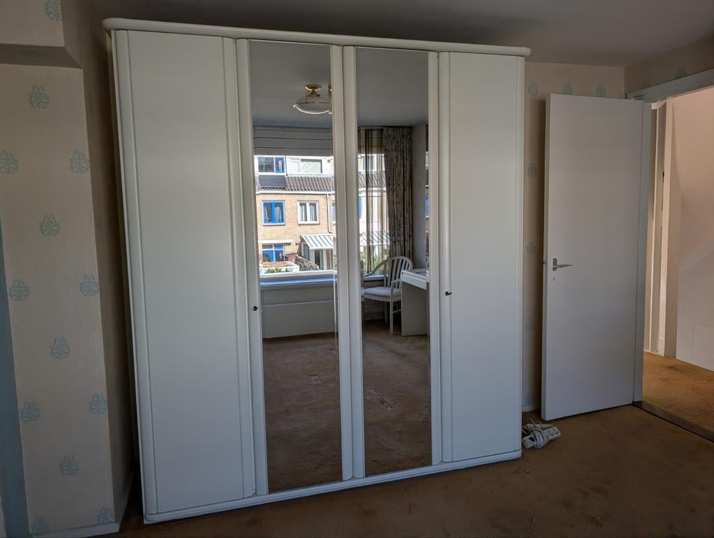 Witte Linnenkast / Kledingkast met Hang- en Leggedeelte, Ophalen, Gebruikt