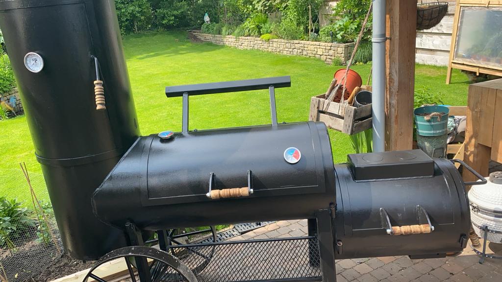 Professionele Offset Smoker BBQ (8mm staal oklahoma smoker), Ophalen, Gebruikt, Met accessoires