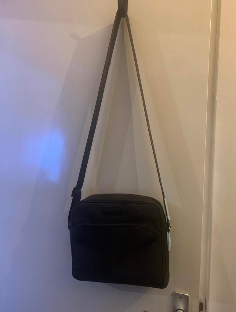 Banlieue schoudertas limited (Niet meer verkrijgbaar), Ophalen of Verzenden, Zo goed als nieuw, Zwart