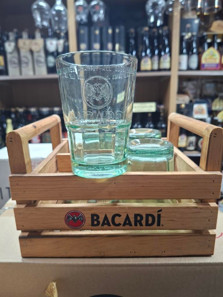 Bacardi Glazen met Origineel Kistje - Bar/Cafe/Mancave, Ophalen of Verzenden, Nieuw, Glas of Glazen, Overige merken