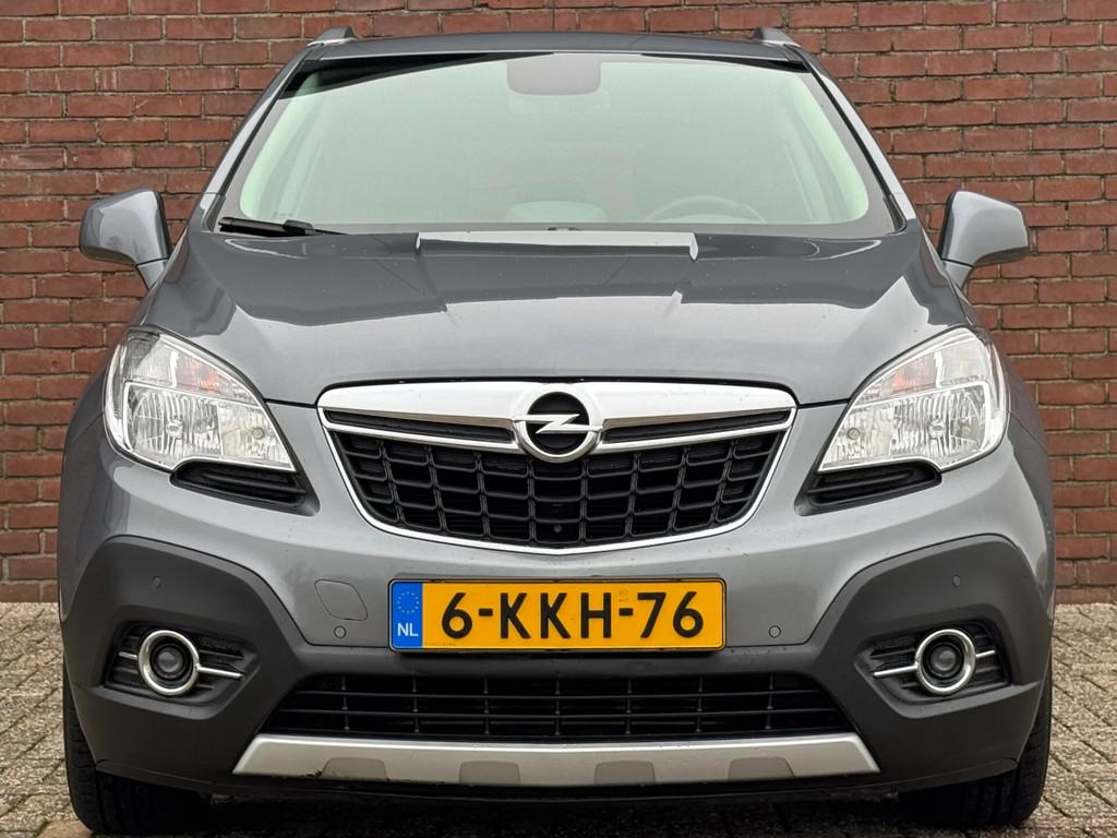 Opel Mokka 1.4 T COSMO 4X4 | NL-AUTO! | NAVI! | TREKHAAK!, Auto's, Euro 5, 1325 kg, Gebruikt, Zwart