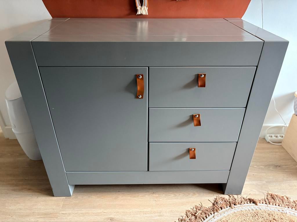 Complete babykamer van massief hout, Kinderen en Baby's, Kinderkamer | Complete kinderkamers, Ophalen, Gebruikt, Jongetje of Meisje