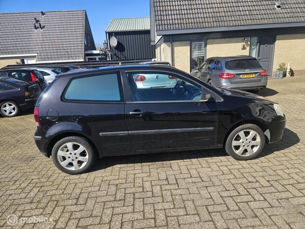 Volkswagen Polo 1.2 Trend lm wielen airco el ramen cv apk !, Voorwielaandrijving, Stof, Gebruikt, 60 pk