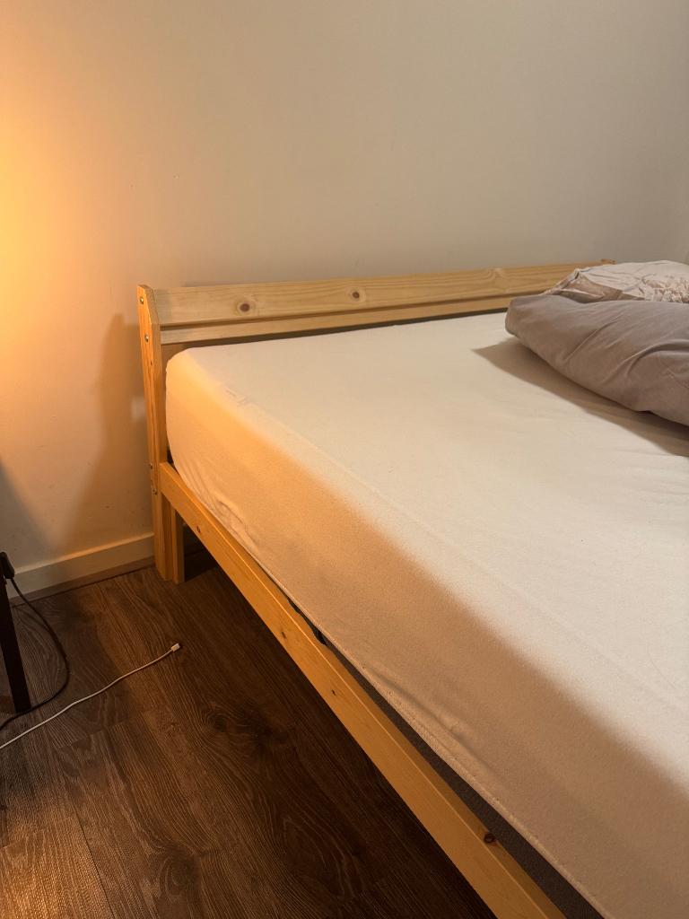 IKEA Neiden bedframe 140x200 incl. lattenbodem, Ophalen, Bruin, Tweepersoons, 140 cm