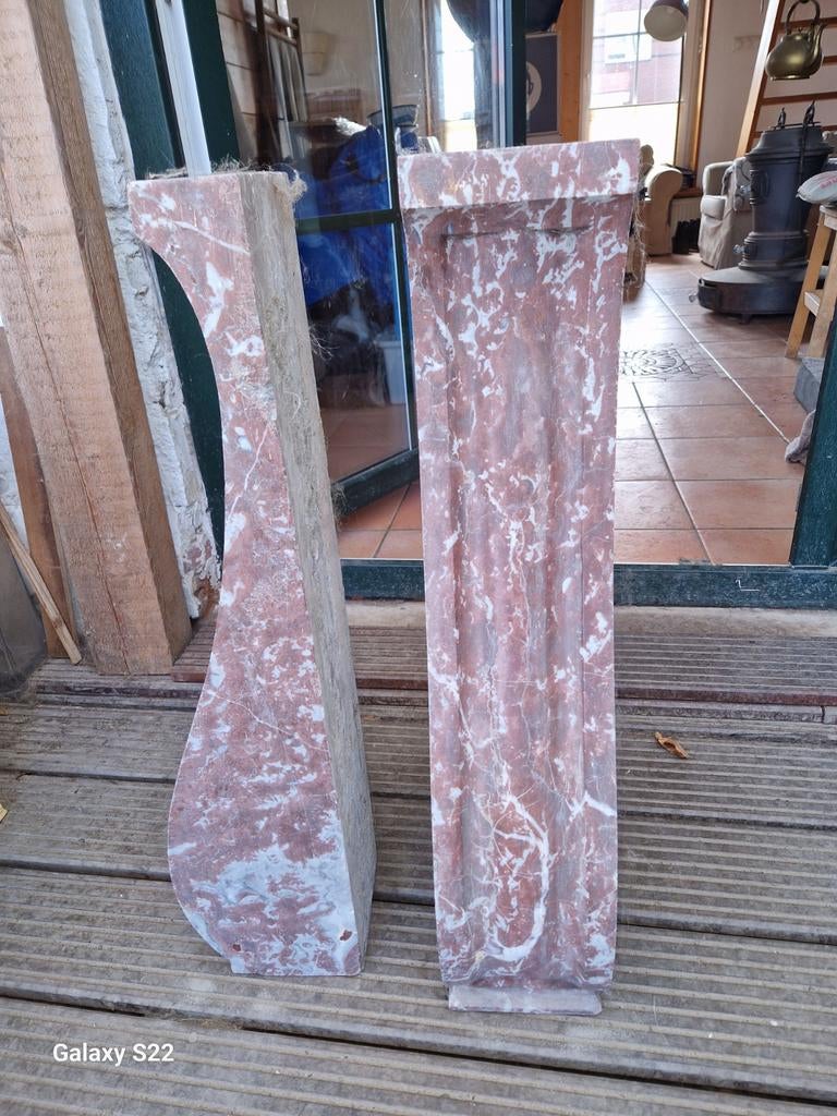 Twee rood wit marmeren schouwsteunen, Huis en Inrichting, Ophalen of Verzenden, Gebruikt, Overige soorten