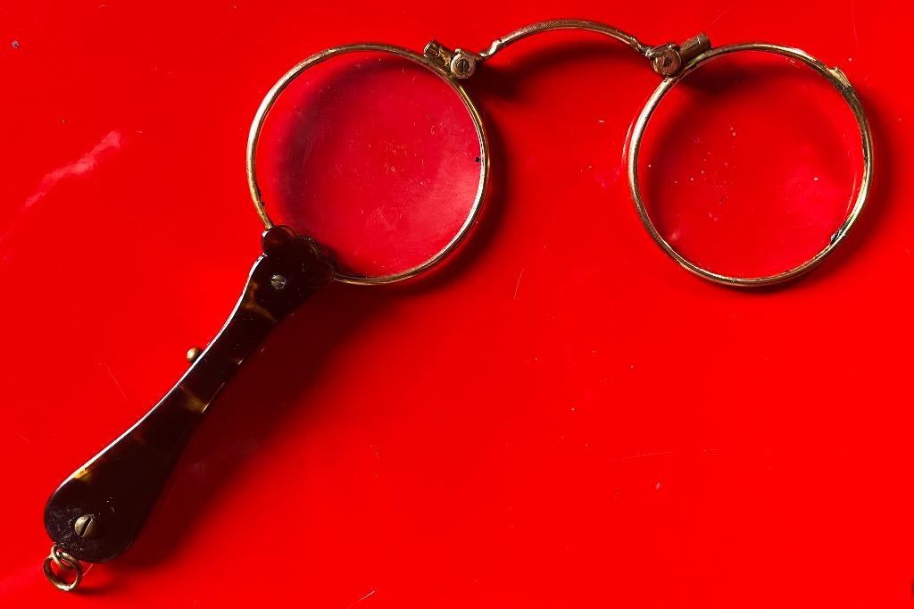 LORGNET MET KLIKSYSTEEM, Ophalen