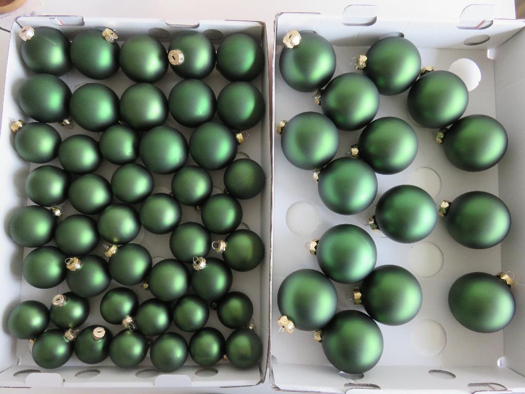 59 decoris mat glazen kerstballen pine green dennengroen, Diversen, Ophalen of Verzenden, Zo goed als nieuw