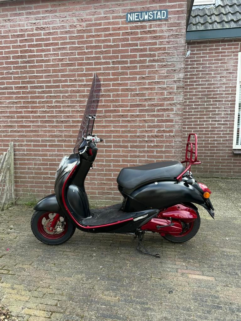 Sym mio, Fietsen en Brommers, Brommeronderdelen | Scooters, Ophalen, Gebruikt, Overige typen, Overige merken