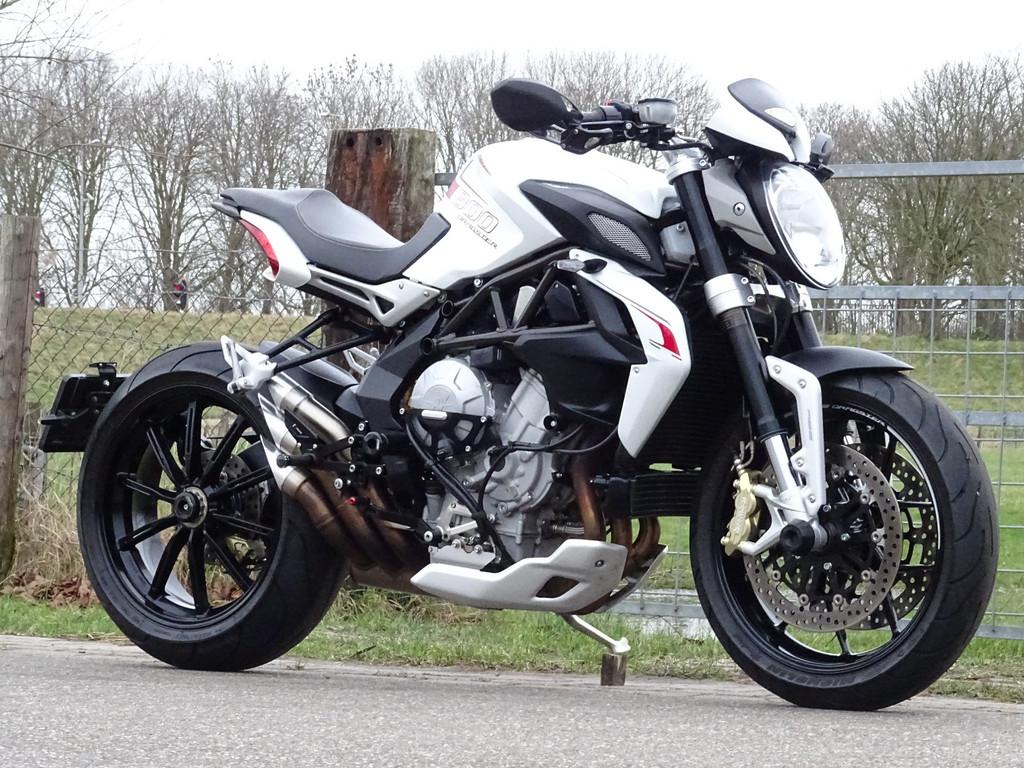 MV Agusta Brutale 800 Dragster EAS - foto 2