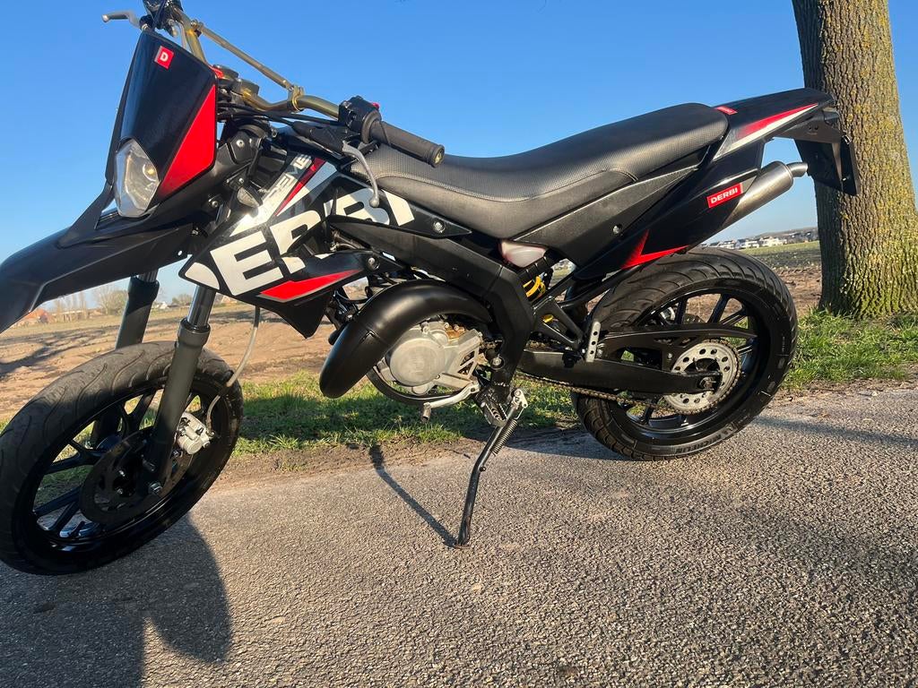 Derbi senda + 1169,49€ onderhouds facturen, Ophalen, Zo goed als nieuw