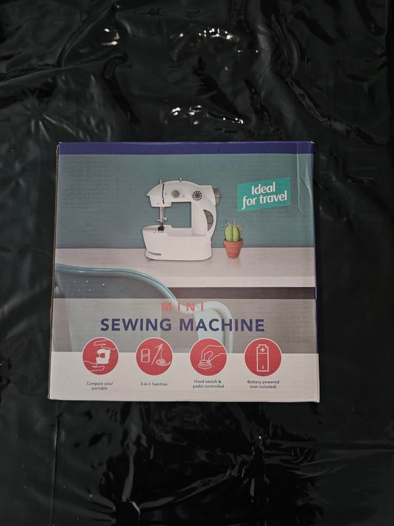 Mini Sewing Machine – New in Box, Ophalen, Zo goed als nieuw