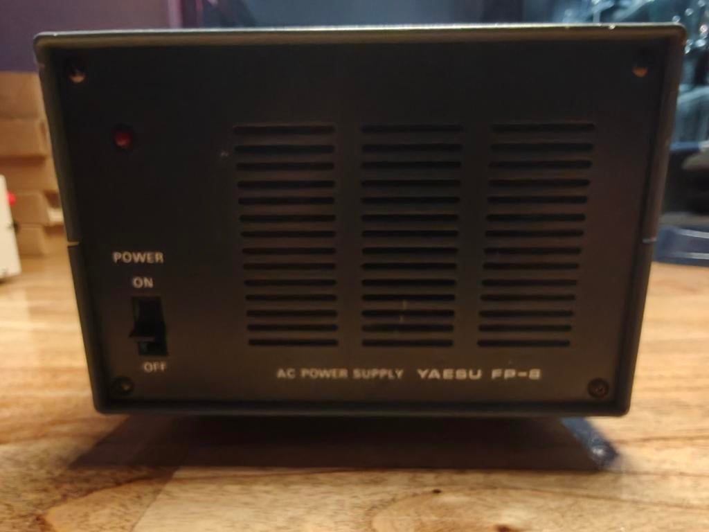 Yaesu FP-8 AC Voeding, Telecommunicatie, Zenders en Ontvangers, Ophalen, Gebruikt