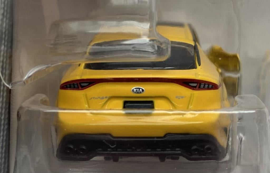 Majorette Kia Stinger GEEL of Blauw, Hobby en Vrije tijd, Ophalen of Verzenden, Nieuw, Auto