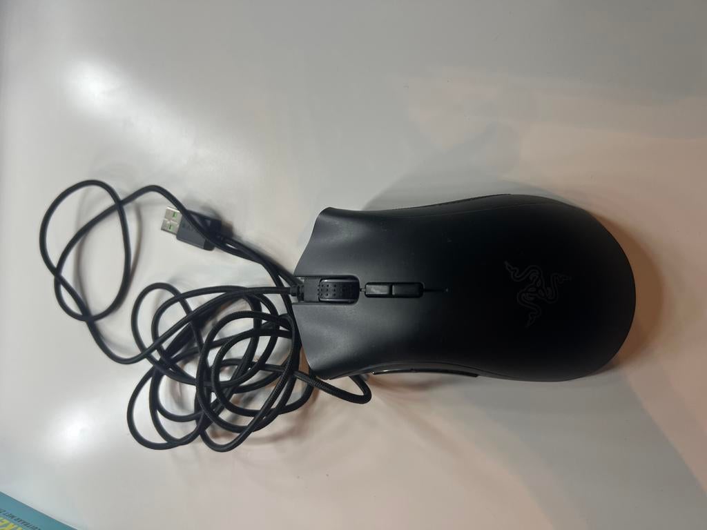 Razer muis en razer muis mat, Computers en Software, Muizen, Ophalen of Verzenden, Zo goed als nieuw, Gaming muis