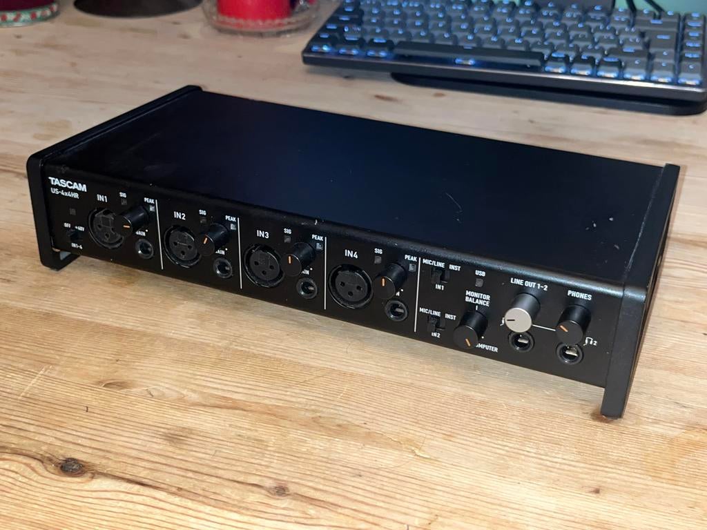 Tascam US-4x4HR audio interface, Muziek en Instrumenten, Effecten, Zo goed als nieuw, Ophalen of Verzenden