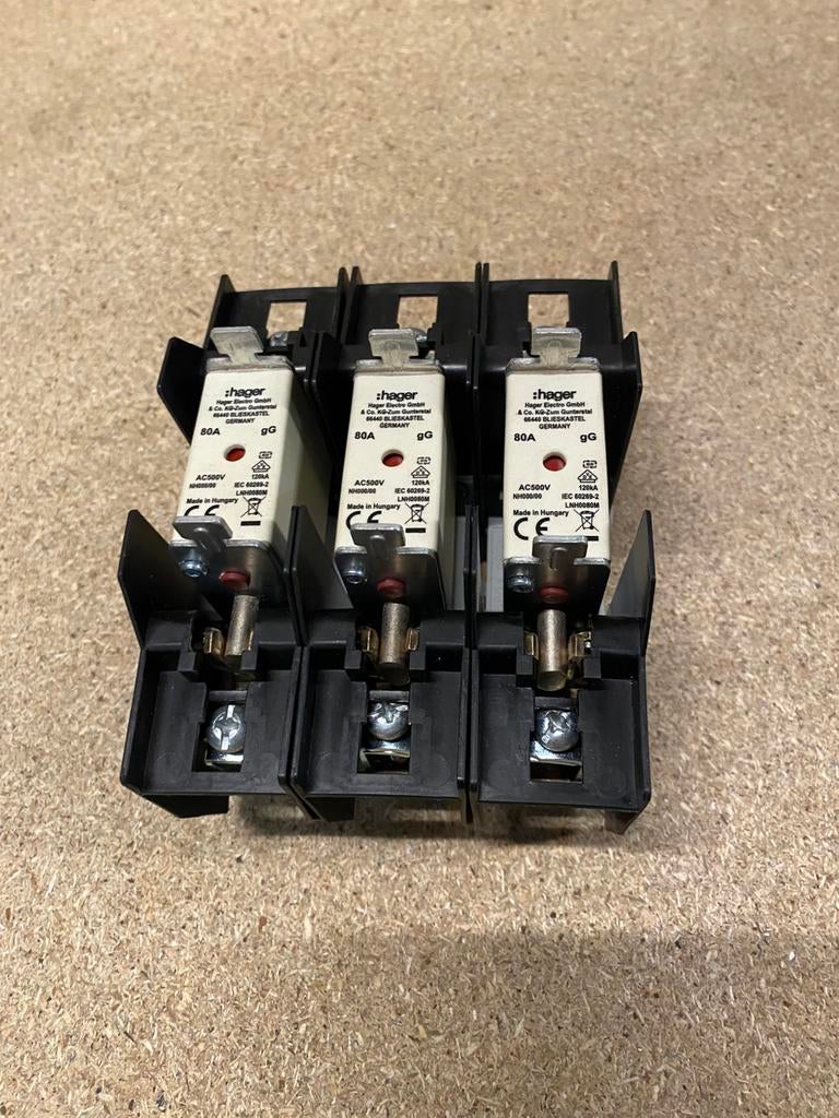 Meszekeringhouder 3 voudig met zekeringen 80A, Ophalen of Verzenden, Zo goed als nieuw