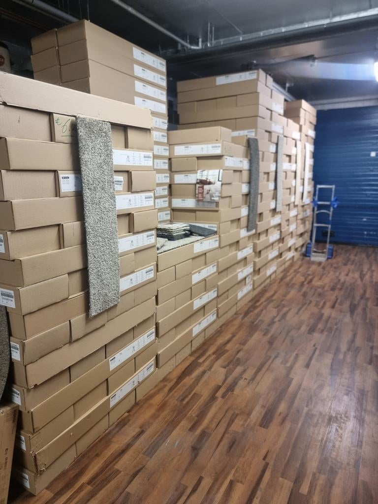 Hoogpolige  tapijt tegels DESSO RESTANT OUTLET WAALWIJK