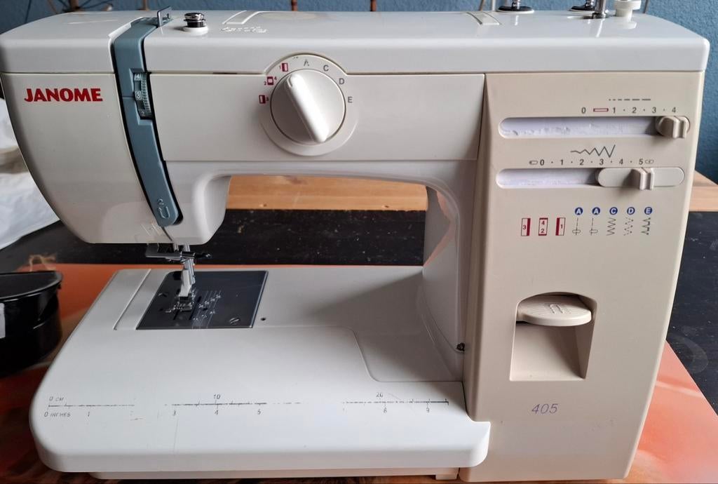 Goedwerkend Janome 405 naaimachine, Hobby en Vrije tijd, Ophalen of Verzenden, Gebruikt, Naaimachine, Overige merken