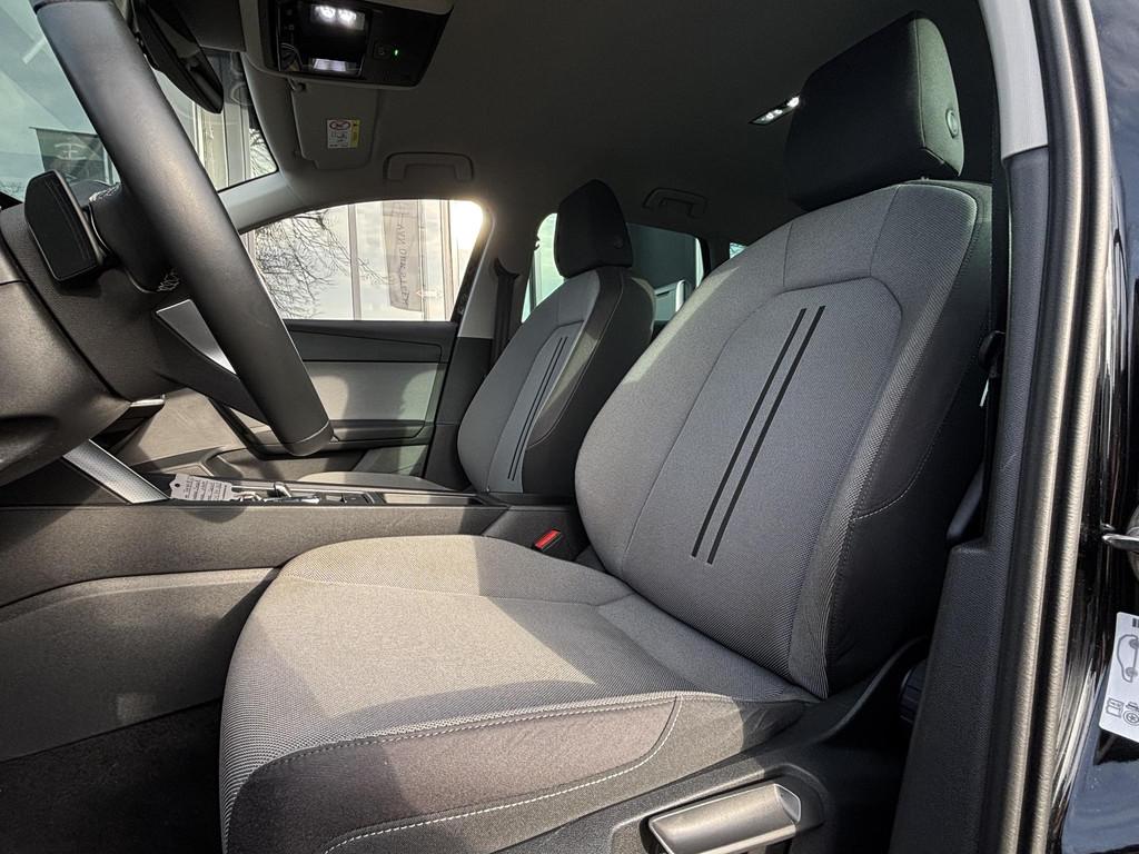 SEAT Leon Sportstourer 1.5 eTSI Style Business Intense Elekt, Euro 6, 4 cilinders, Leon, Zwart