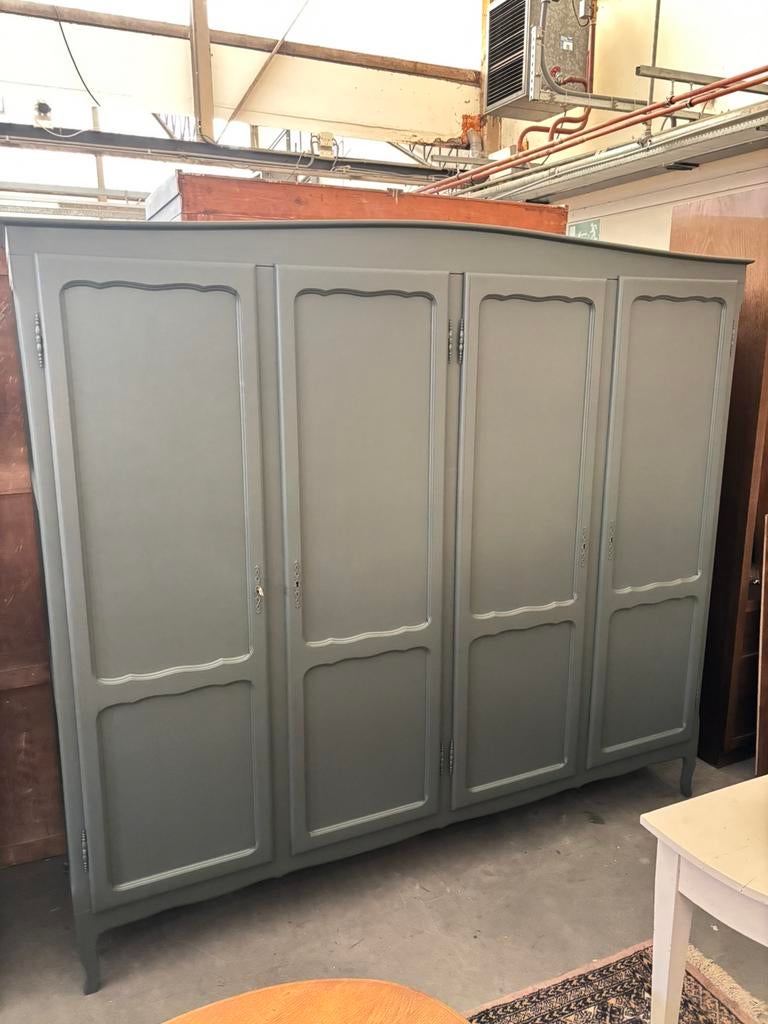 Brocante kledingkast, Ophalen, 150 tot 200 cm, Studiolarilo@gmail.com, Zo goed als nieuw