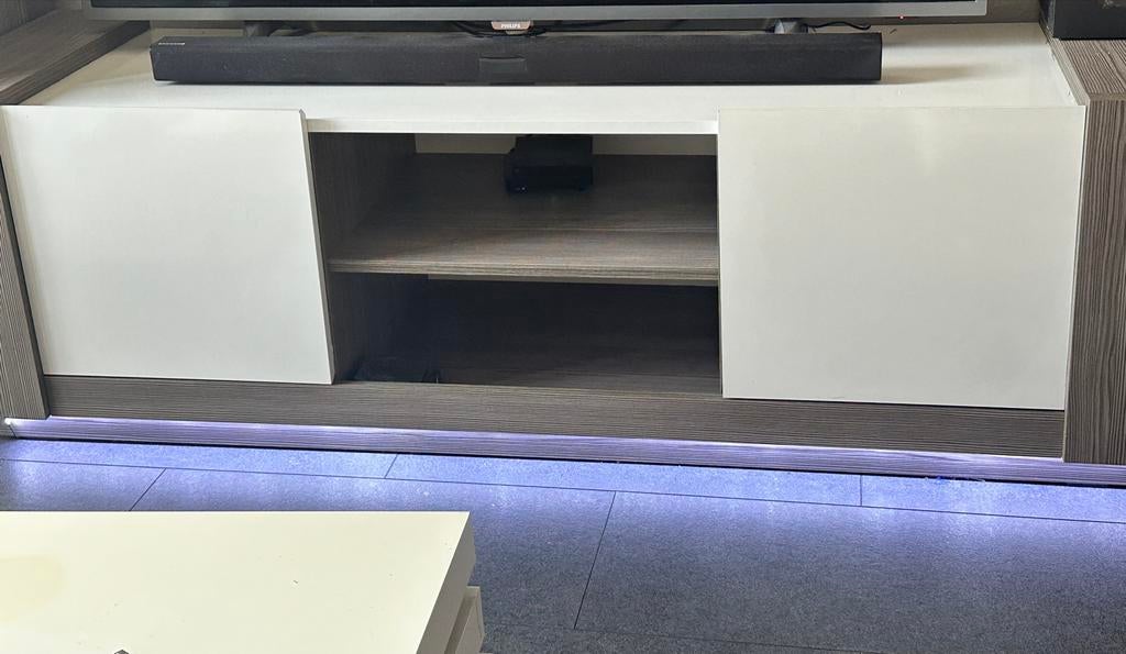 Tv-meubel Meubella - Modern en Stijlvol, Ophalen, Gebruikt, 150 tot 200 cm, Minder dan 100 cm