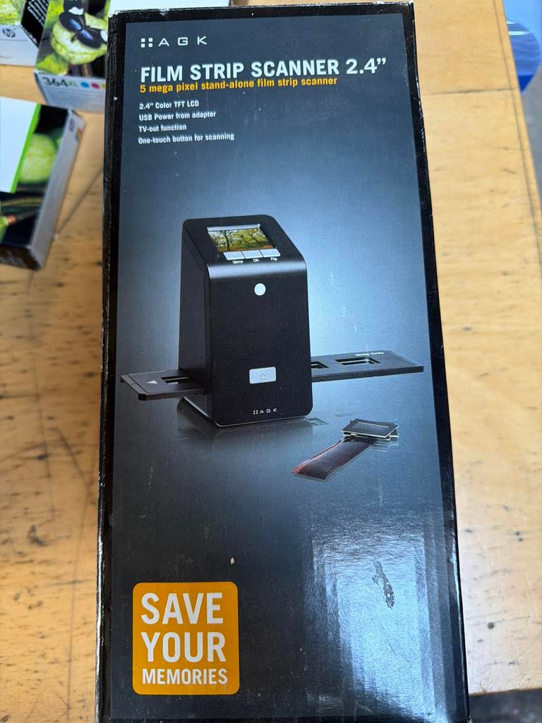 AGK Film Strip Scanner 2.4" - Digitaliseer je herinneringen, Computers en Software, Ophalen of Verzenden, Zo goed als nieuw, Diascanner