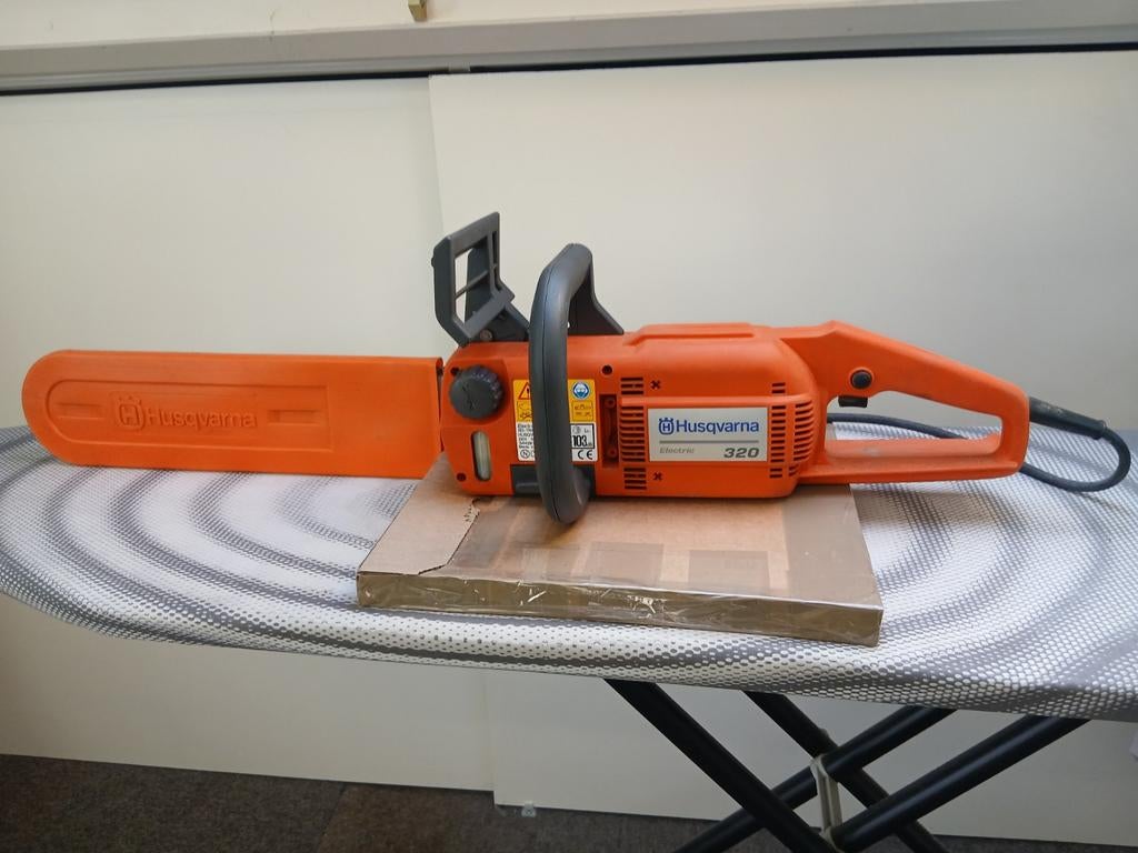 Husqvarna elektrische kettingzaag, 2000W, Tuin en Terras, Hand-tuingereedschap, Ophalen, Gebruikt