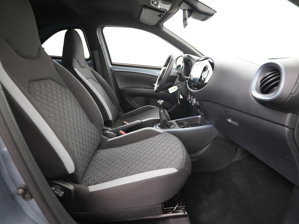 Toyota Aygo X 1.0 VVT-i MT Play | Camera | Adaptief Cruise |, 12 maanden, Stof, Gebruikt, Euro 6