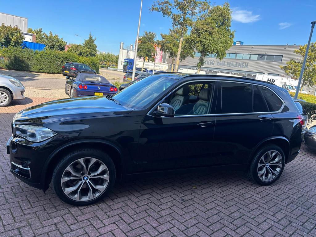 BMW X5 XDrive25d High Executive, 4 cilinders, 241 €/maand, Zwart, Leder