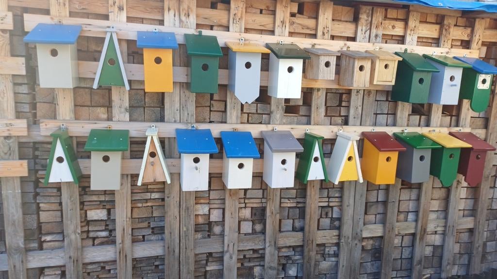 Vogelhuisjes in diverse kleuren en modellen, Tuin en Terras, Vogelhuisjes en Vogelbaden, Ophalen of Verzenden