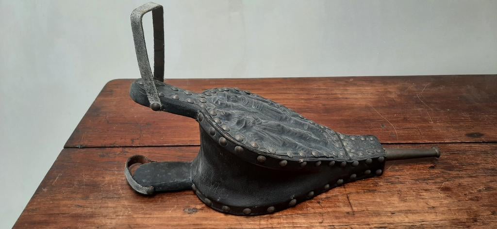 Antieke blaasbalg met reliëfdecoratie, Ophalen, Gebruikt, Vrijstaande haard, Overige soorten