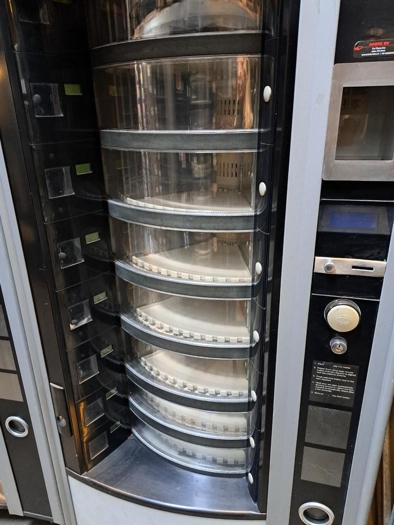 Aardbeien  / asperges automaat gekoeld, Ophalen