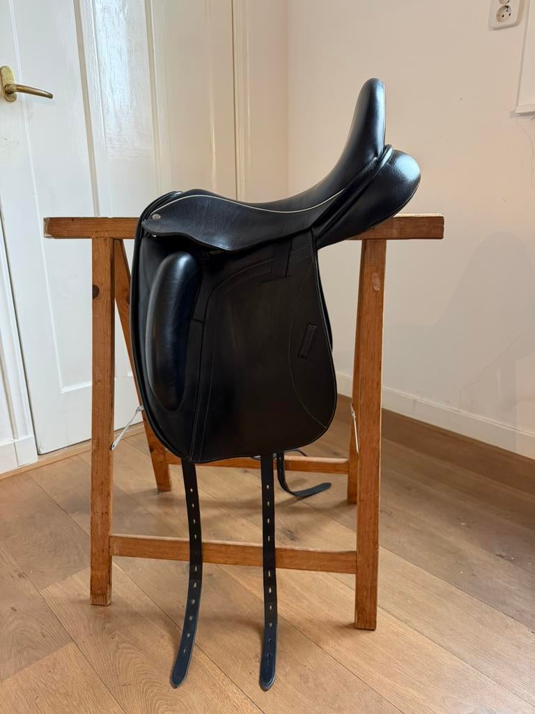 Custom zadel Coda 17,5 inch IZGS, Ophalen, Zo goed als nieuw, Dressuur