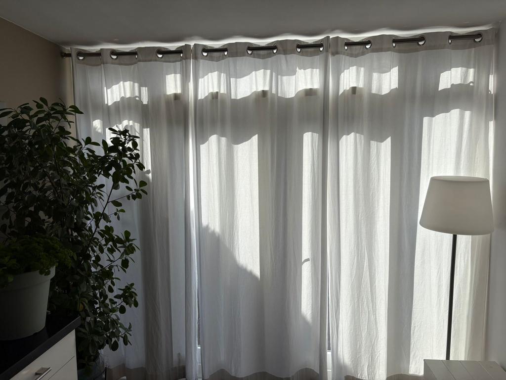 Witte ringgordijnen van stof, Huis en Inrichting, Ophalen, Gebruikt, 100 tot 150 cm, 200 cm of meer