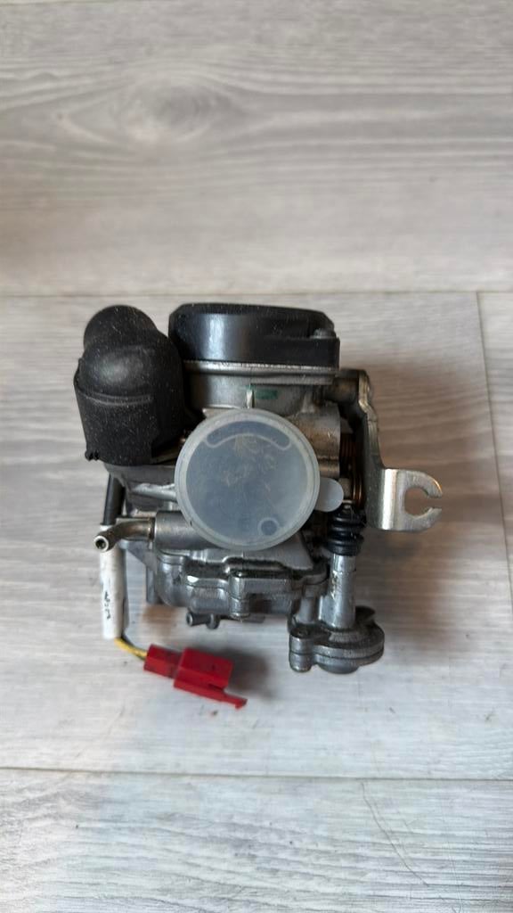 Vespa sprint carburateur in top staat 4T, Fietsen en Brommers, Brommeronderdelen | Algemeen, Ophalen of Verzenden, Zo goed als nieuw