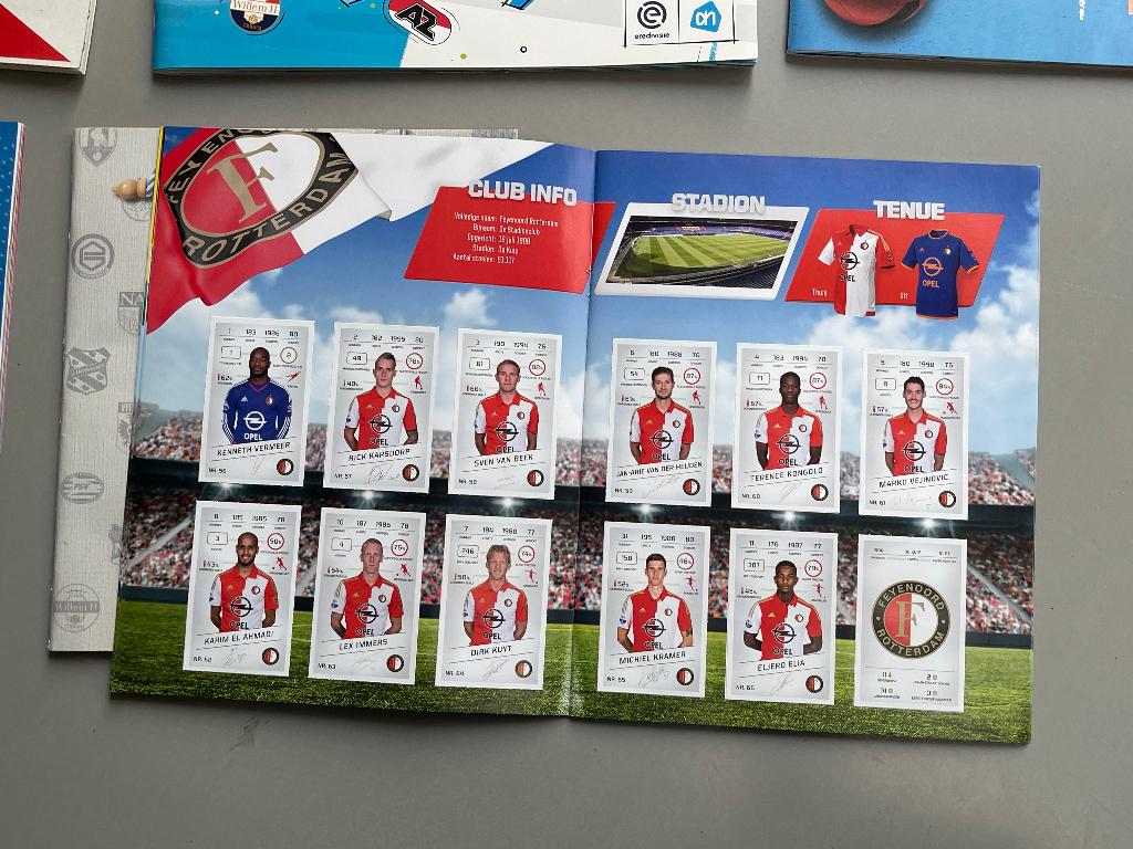 8 complete voetbalalbums van Albert Heijn, C 1000 en de Plus, Verzamelen, Ophalen of Verzenden, Zo goed als nieuw, Overige binnenlandse clubs