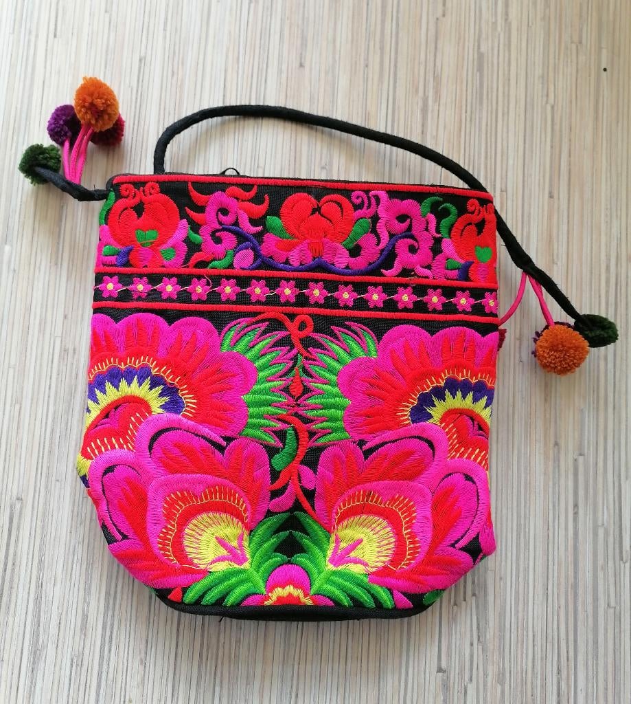 Nieuwe handgemaakte etnische Hmong schoudertas veelkleurig, Ophalen of Verzenden, Nieuw, Overige kleuren
