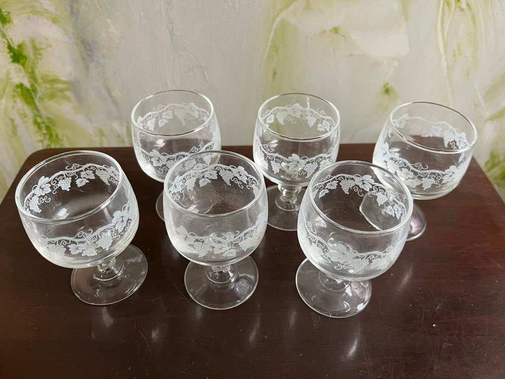 6 oude glaasjes met druiventakjes, Antiek en Kunst, Antiek | Glas en Kristal, Ophalen of Verzenden