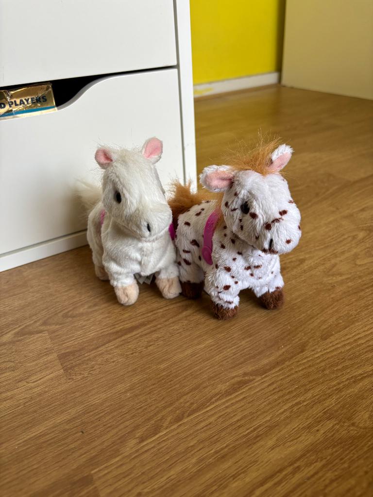 Fur Real paardjes, Kinderen en Baby's, Speelgoed | Knuffels en Pluche, Ophalen of Verzenden, Gebruikt, Paard, Klein (minder dan 20 cm)