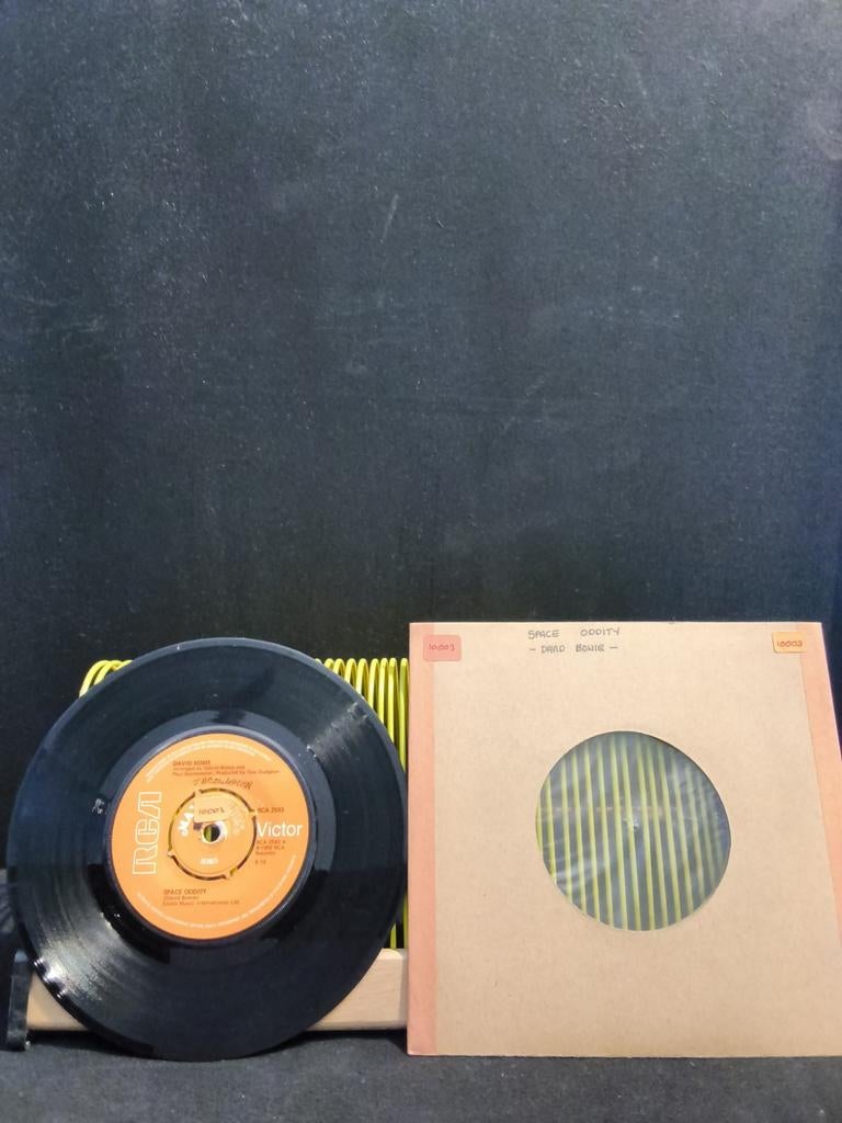 David Bowie. Space Oddity. Vaste prijs €2., Ophalen of Verzenden, Gebruikt, Overige formaten