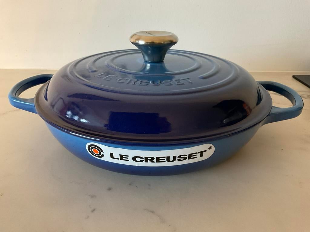 Le Creuset 26 cm campagnard, azure blauw, nieuw, Gietijzer, Nieuw, Ophalen of Verzenden, Keramische plaat