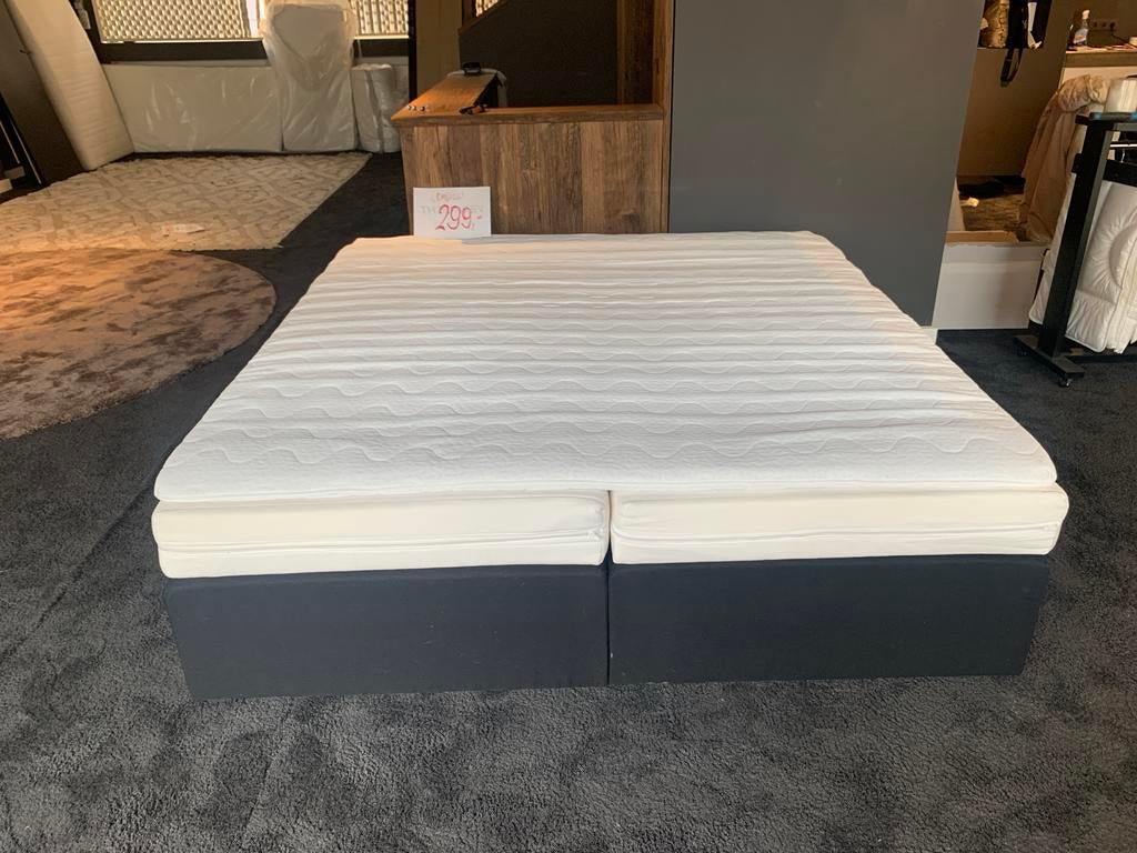 SHOWROOM OPRUIMING! Bedden, balie, vloerkleden, lampen, Ophalen, 100 cm, Overige kleuren, 210 cm