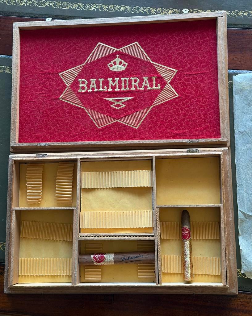 Verzamel sigarenkist / sigaren doos Balmoral met inhoud, Verzenden, Zo goed als nieuw, Tabaksdoos of Verpakking