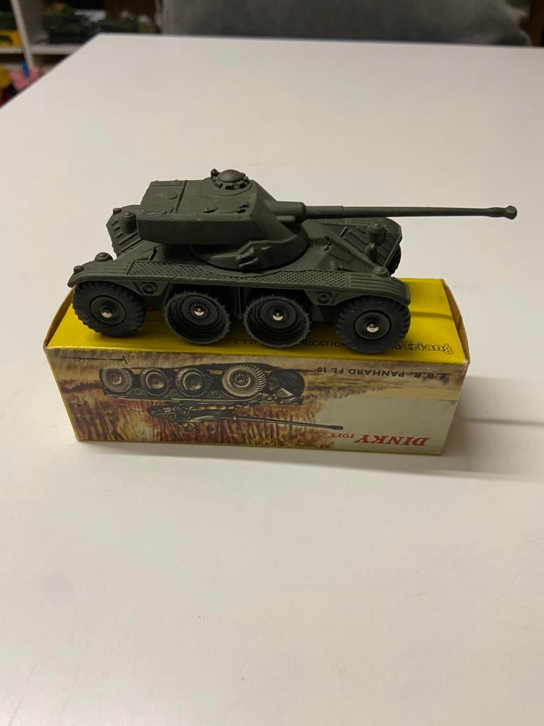 Dinky militair 827 panhard, Overige merken, Ophalen of Verzenden, Zo goed als nieuw, Tank