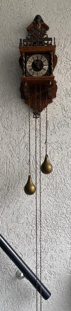 Wuba Warmink "Zaanse" Atlas wandklok "Nu Elck Syn Sin"., Ophalen